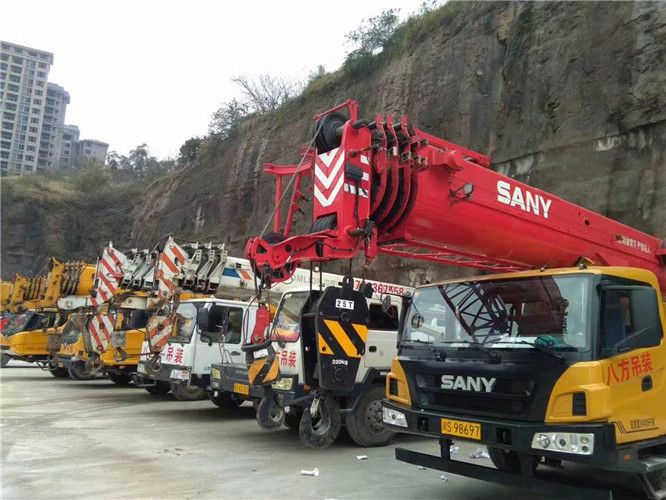 下花园区吊车出租按什么计费？台班费、单次费、里程费怎么算？