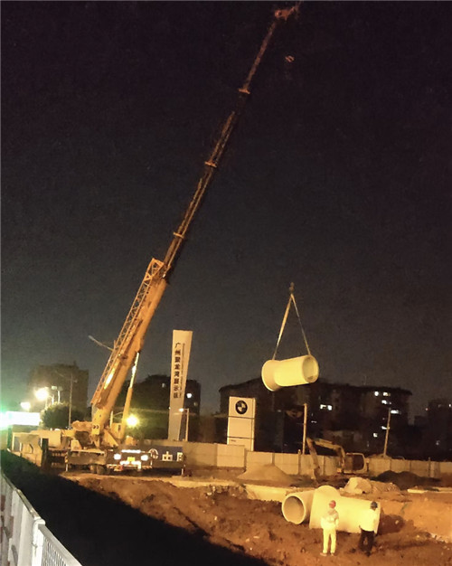 下花园区“弯臂矫正”—— 吊车的 “形变补偿” 技术